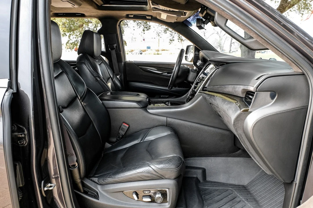 2017 Cadillac Escalade 4th Gen - Image 29 of 31