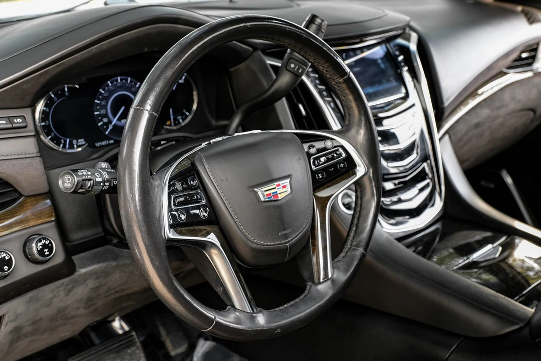 2017 Cadillac Escalade 4th Gen - Image 15 of 31