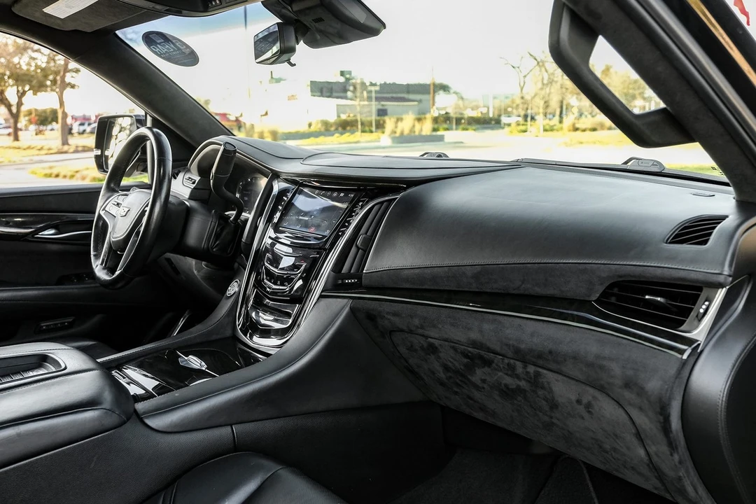 2017 Cadillac Escalade 4th Gen - Image 9 of 21