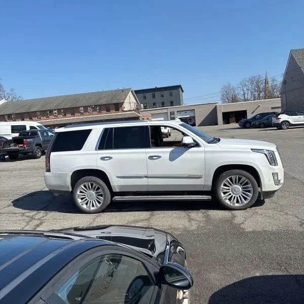 2017 Cadillac Escalade 4th Gen - Image 10 of 12