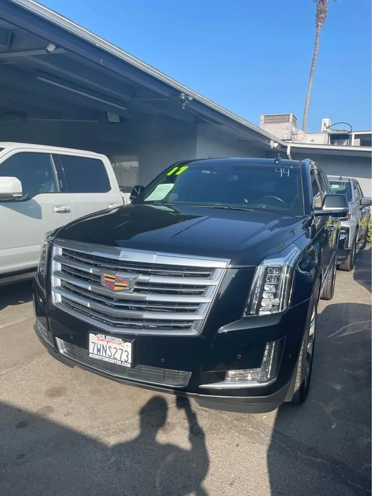 2017 Cadillac Escalade 4th Gen - Image 2 of 3