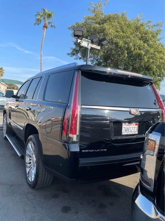 2017 Cadillac Escalade 4th Gen - Image 2 of 2
