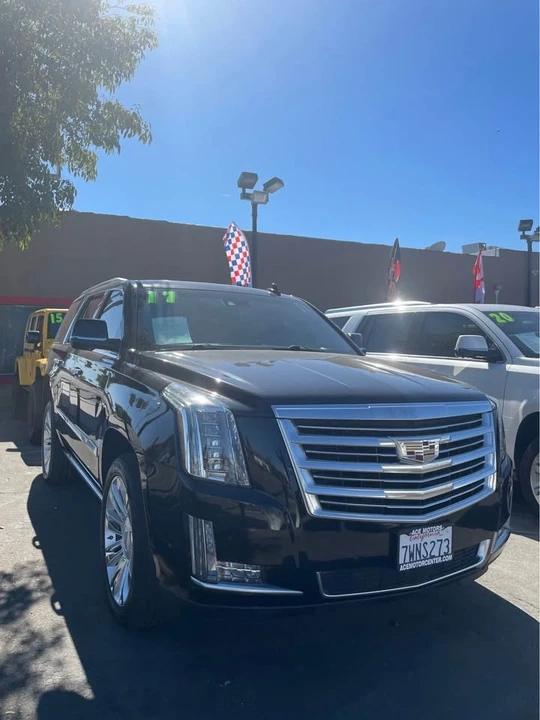2017 Cadillac Escalade 4th Gen - Image 2 of 3