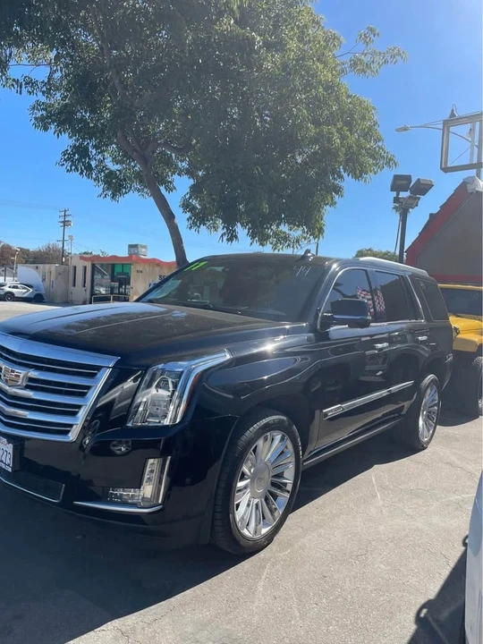 2017 Cadillac Escalade 4th Gen - Image 3 of 3