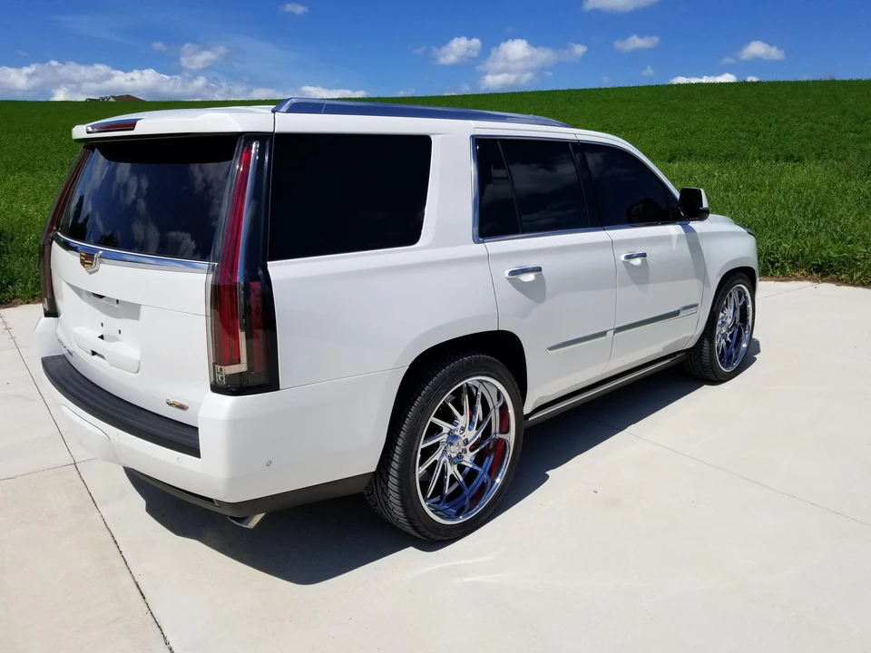 2017 Cadillac Escalade 4th Gen - Image 19 of 30