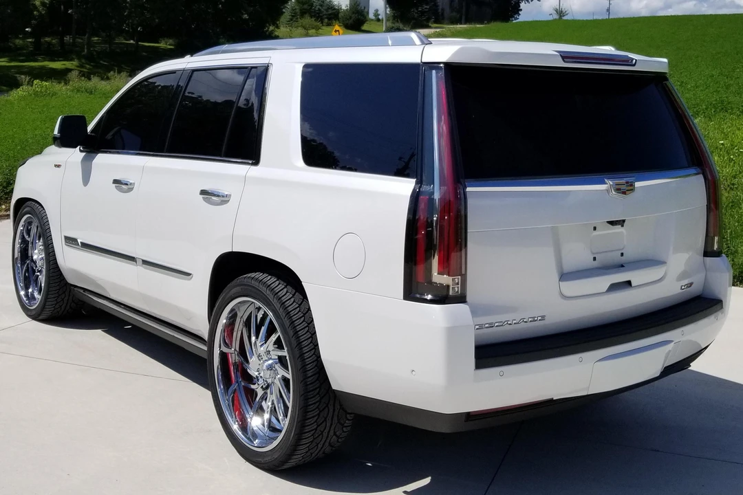 2017 Cadillac Escalade 4th Gen - Image 4 of 30