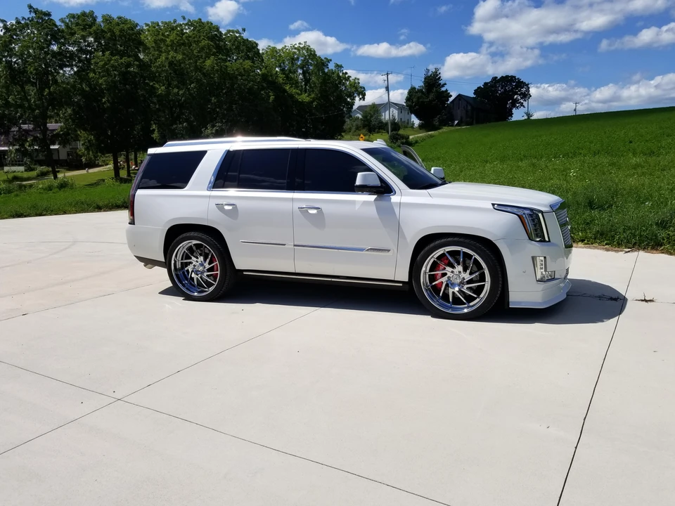 2017 Cadillac Escalade 4th Gen - Image 24 of 30