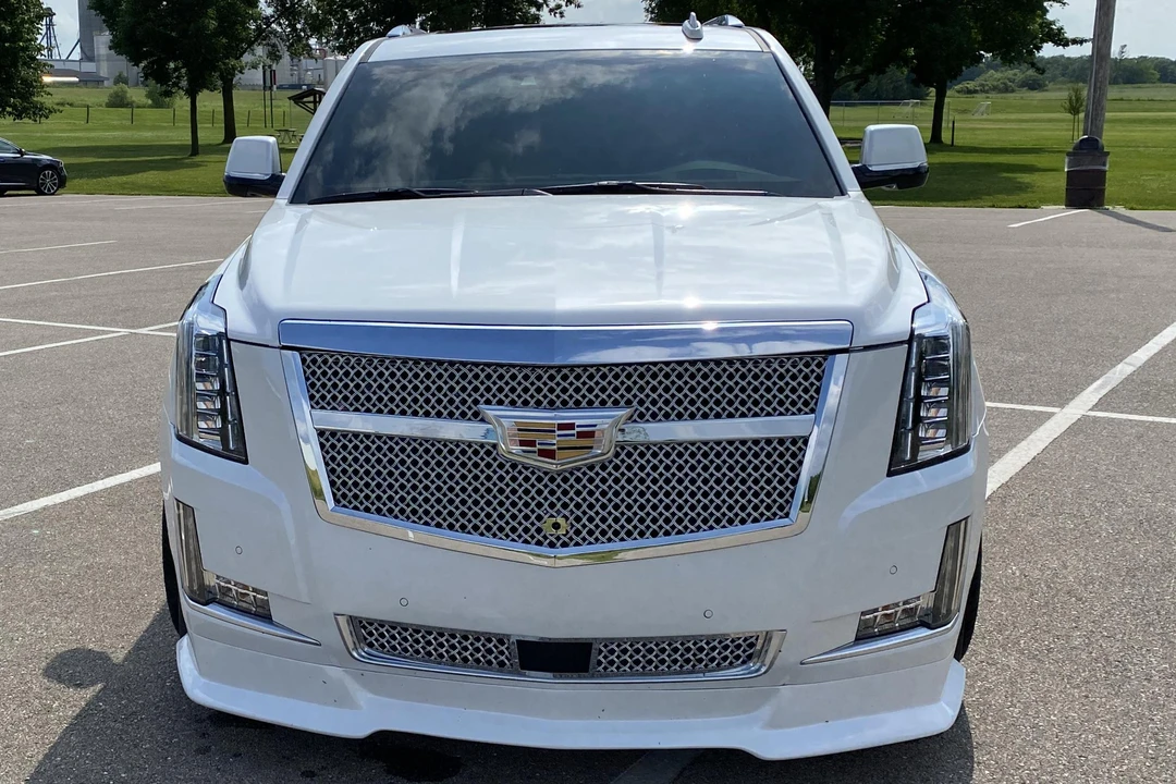 2017 Cadillac Escalade 4th Gen - Image 2 of 30