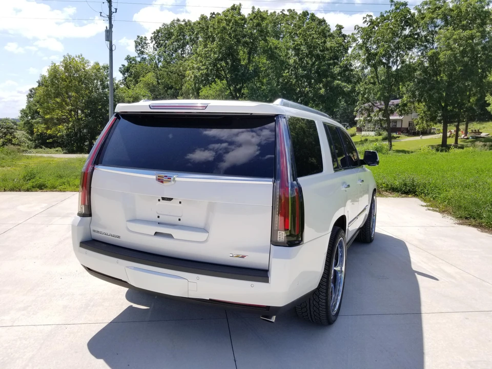 2017 Cadillac Escalade 4th Gen - Image 16 of 30