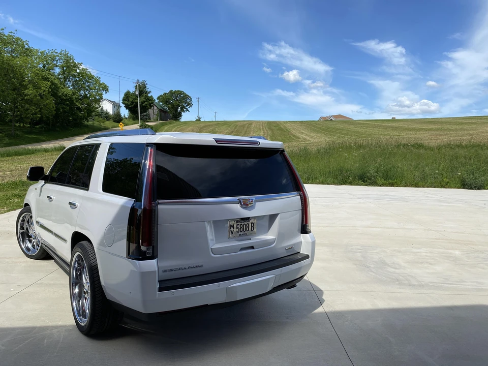 2017 Cadillac Escalade 4th Gen - Image 14 of 30