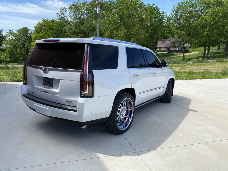 2017 Cadillac Escalade 4th Gen - Image 17 of 30