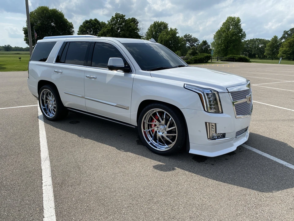 2017 Cadillac Escalade 4th Gen - Image 25 of 30