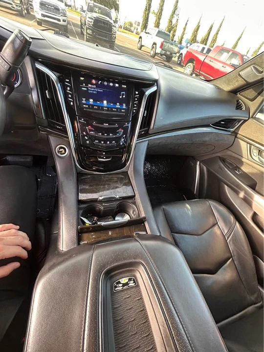 2017 Cadillac Escalade 4th Gen - Image 5 of 10