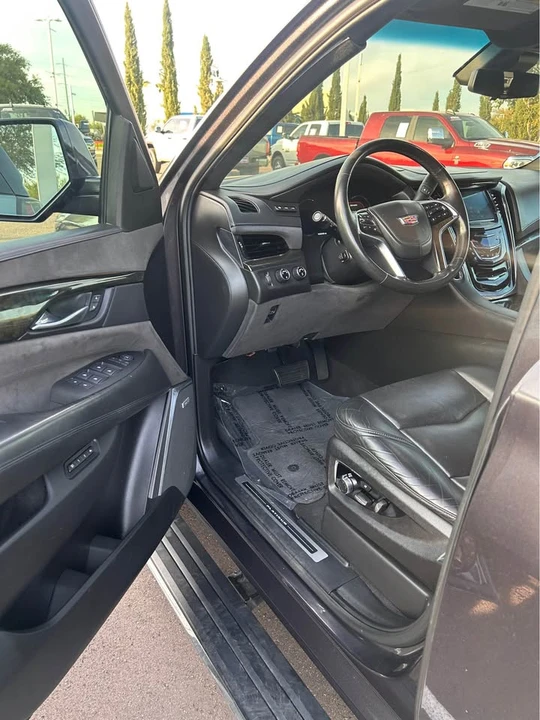 2017 Cadillac Escalade 4th Gen - Image 6 of 10
