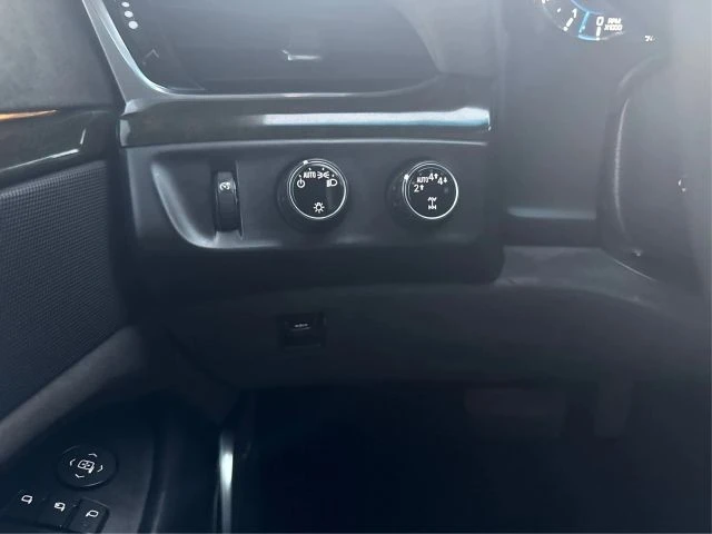 2017 Cadillac Escalade 4th Gen - Image 18 of 21