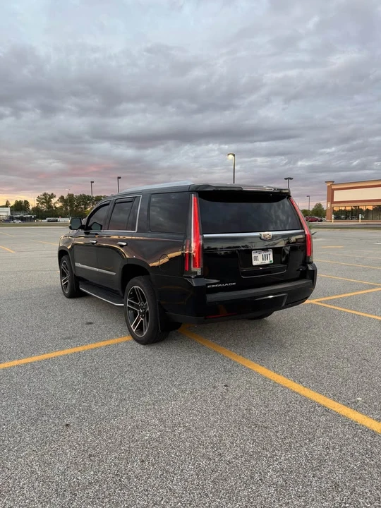 2017 Cadillac Escalade 4th Gen - Image 9 of 17
