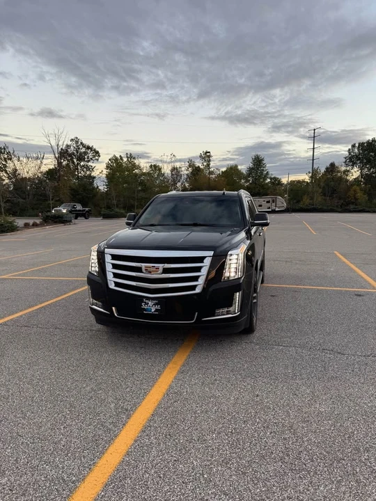 2017 Cadillac Escalade 4th Gen - Image 2 of 17