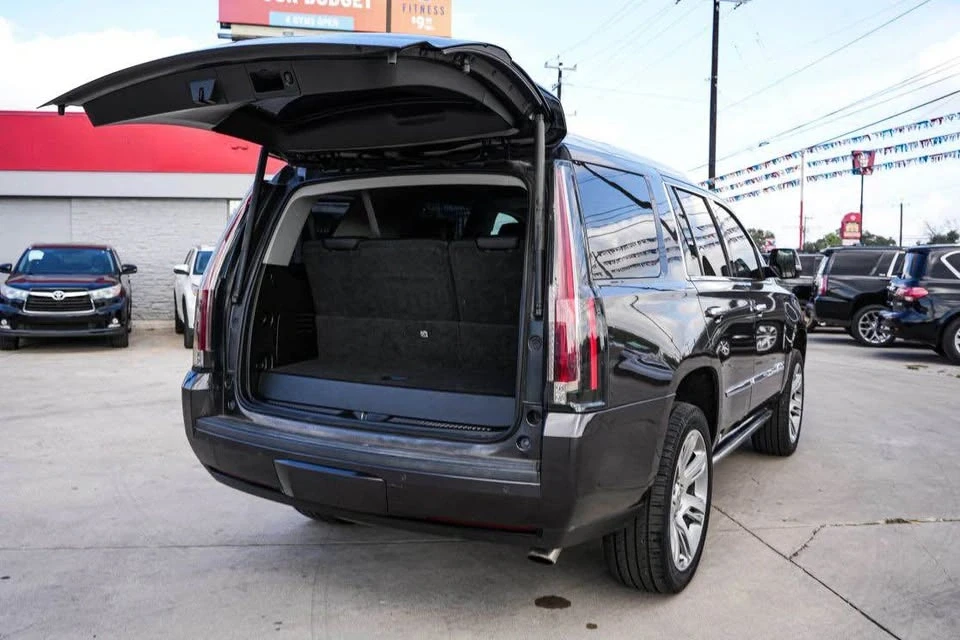 2017 Cadillac Escalade 4th Gen - Image 8 of 18