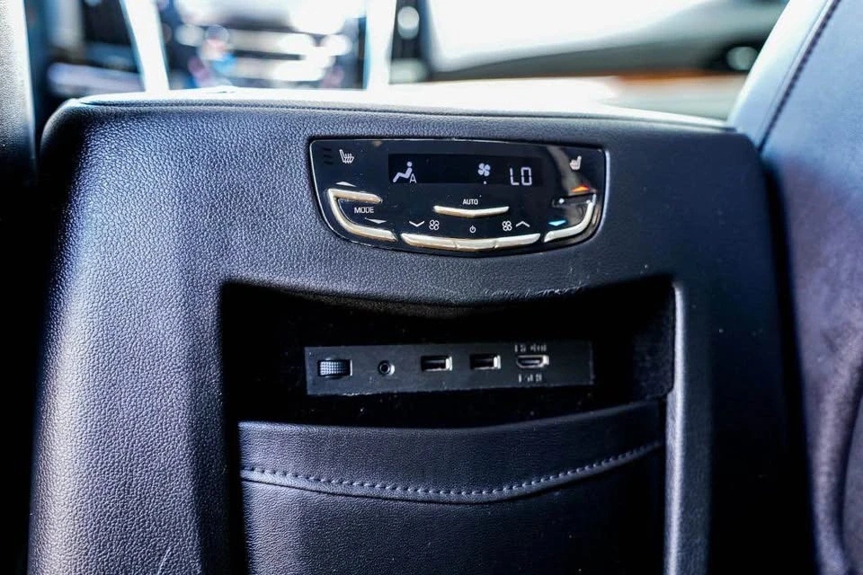 2017 Cadillac Escalade 4th Gen - Image 17 of 18