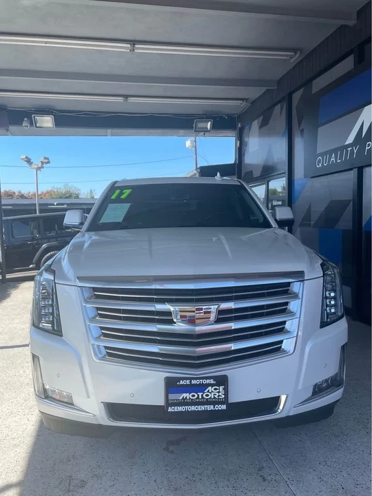 2017 Cadillac Escalade 4th Gen - Image 2 of 3