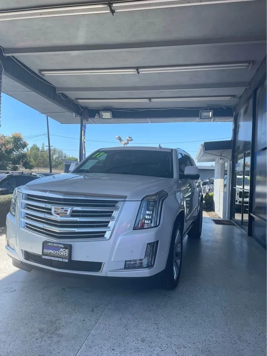 2017 Cadillac Escalade 4th Gen - Image 3 of 3