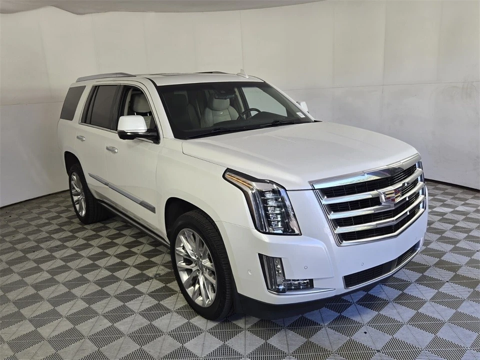 2017 Cadillac Escalade 4th Gen - Image 2 of 12