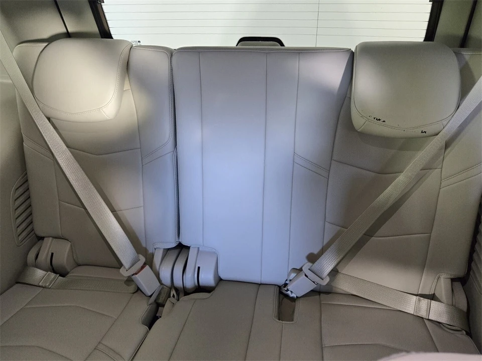 2017 Cadillac Escalade 4th Gen - Image 9 of 12