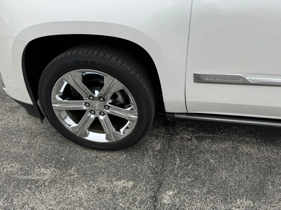 2017 Cadillac Escalade 4th Gen - Image 4 of 11
