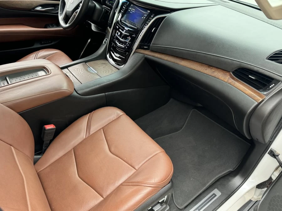 2017 Cadillac Escalade 4th Gen - Image 9 of 11