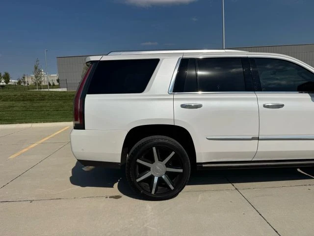 2017 Cadillac Escalade 4th Gen - Image 9 of 21