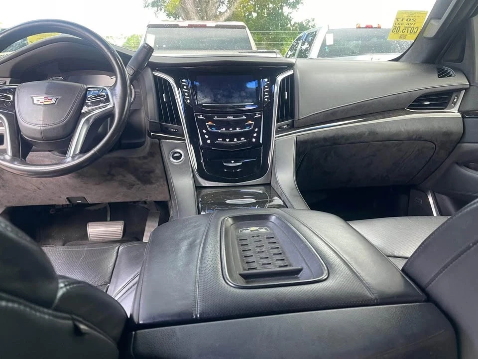 2017 Cadillac Escalade 4th Gen - Image 17 of 20