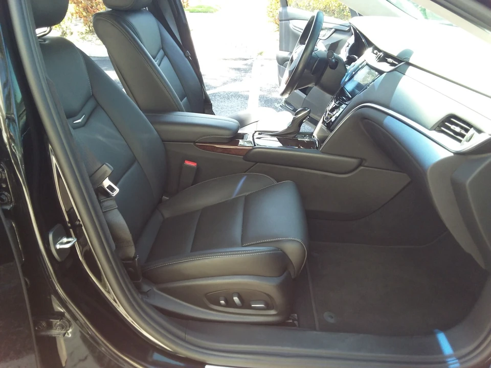 2017 Cadillac - Image 25 of 31