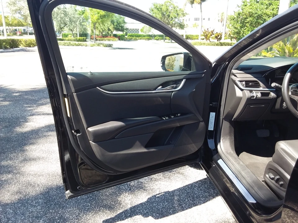 2017 Cadillac - Image 11 of 31