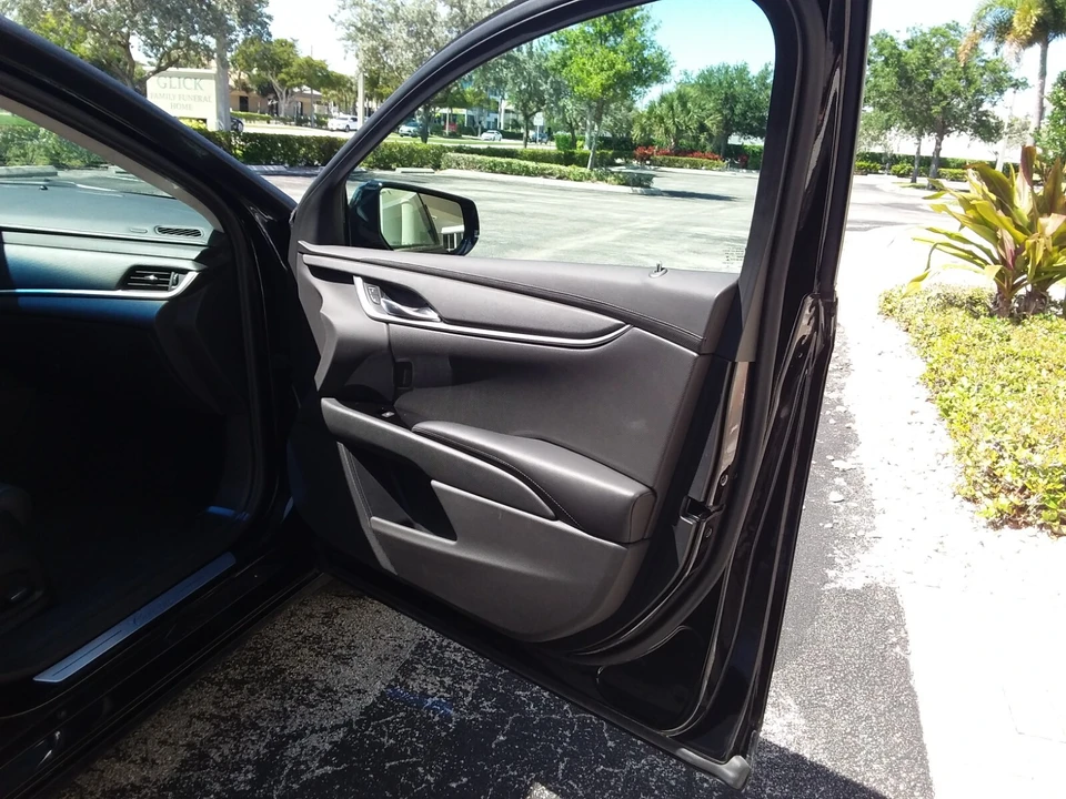 2017 Cadillac - Image 24 of 31