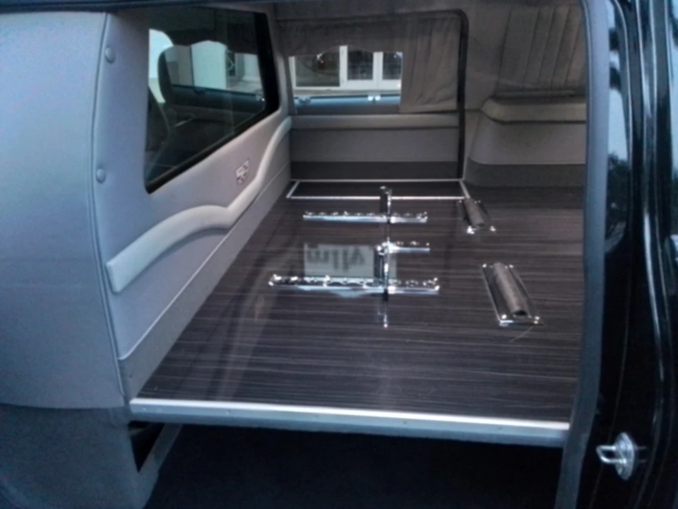 2017 Cadillac Fleetwood - Image 10 of 31