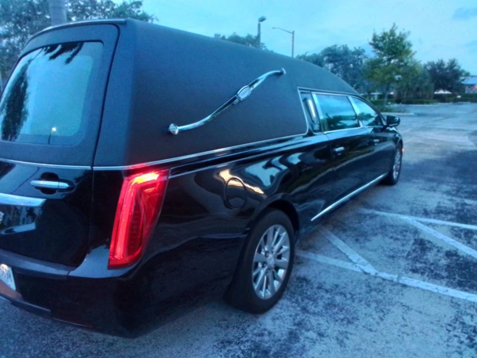 2017 Cadillac Fleetwood - Image 5 of 31