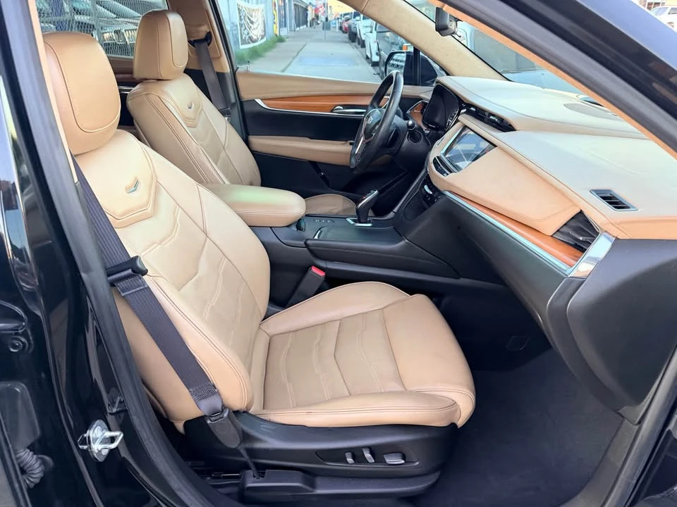 2017 Cadillac XT5 - Image 19 of 20