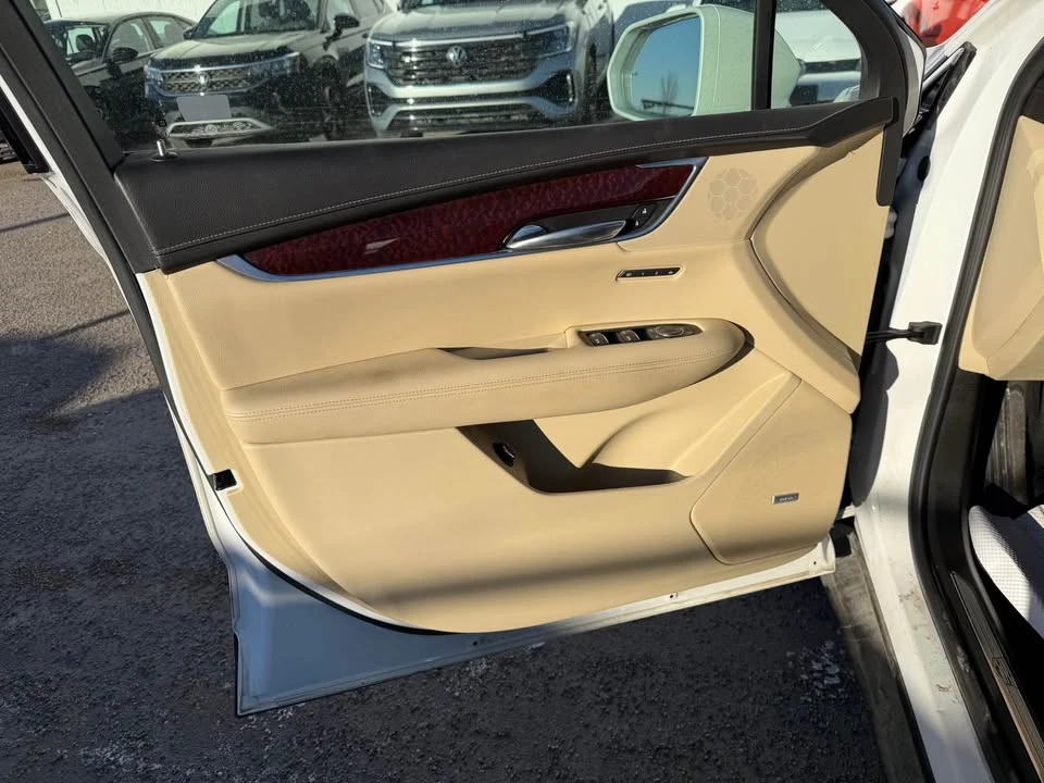 2017 Cadillac XT5 - Image 10 of 16