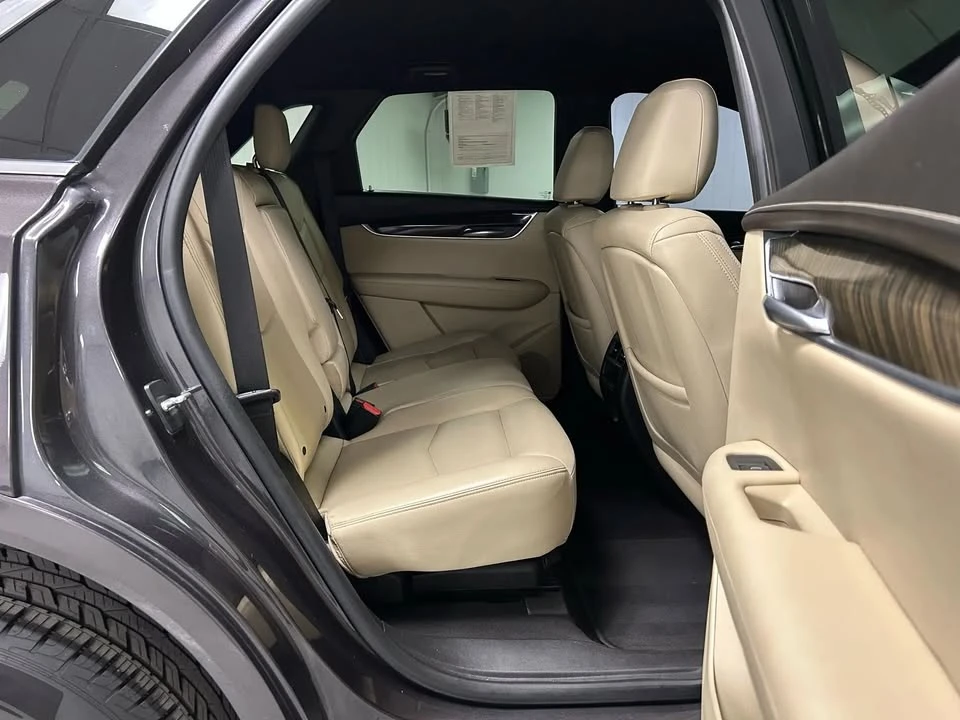 2017 Cadillac XT5 - Image 17 of 19