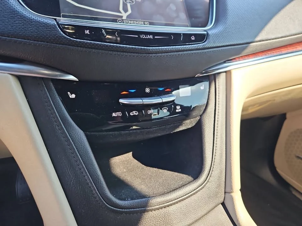2017 Cadillac XT5 - Image 17 of 20