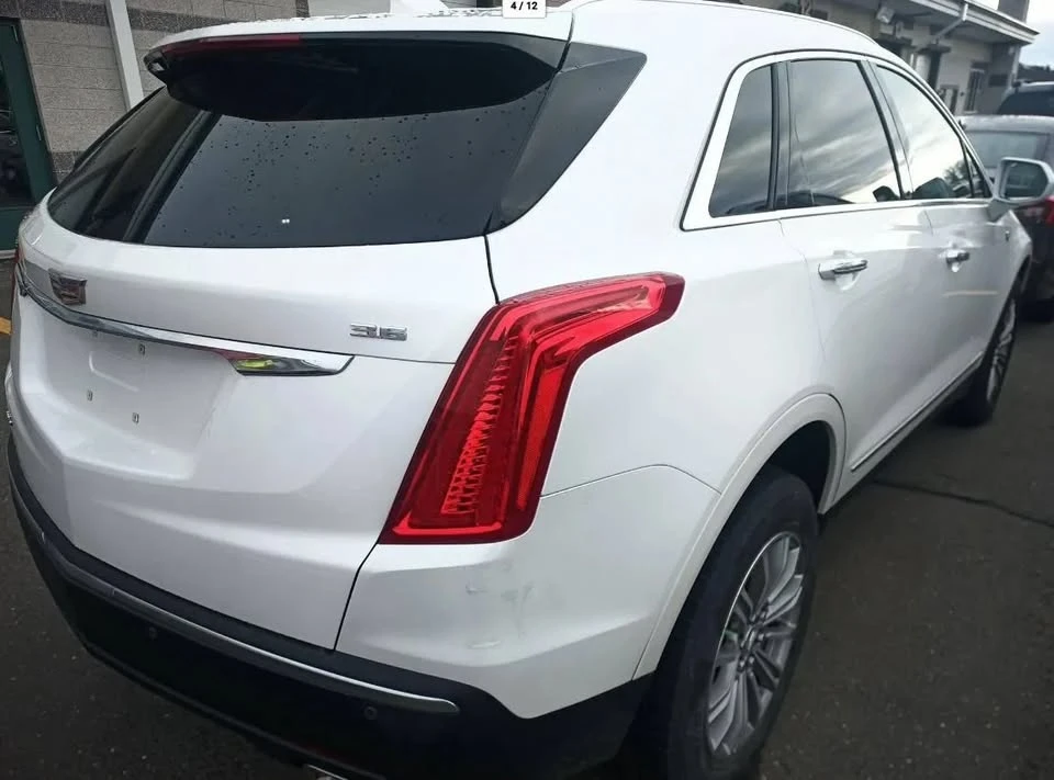 2017 Cadillac XT5 - Image 2 of 3