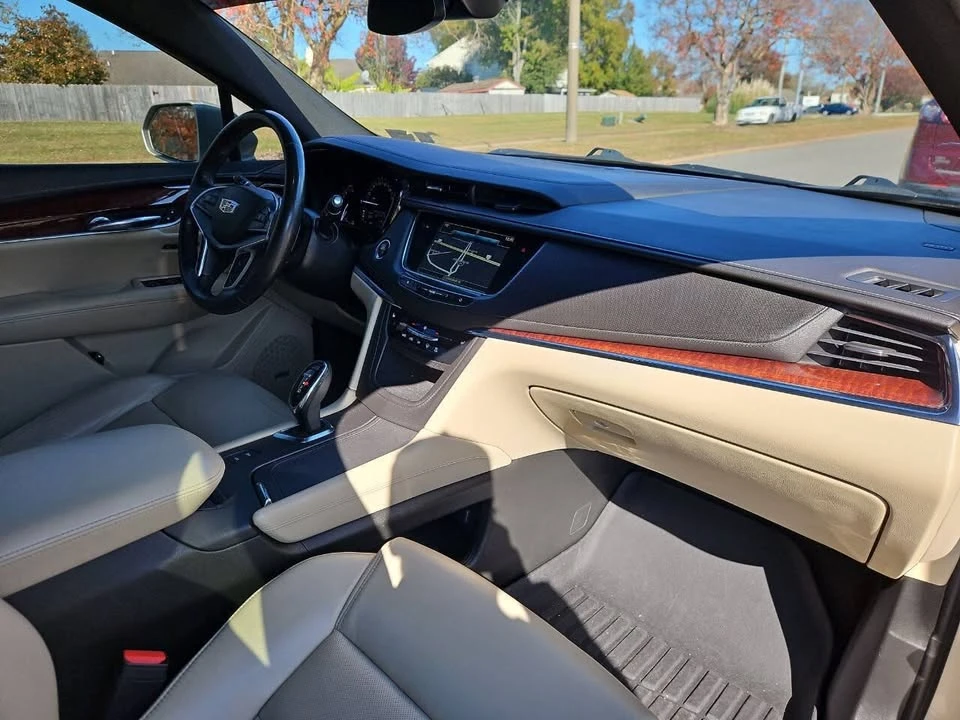2017 Cadillac XT5 - Image 15 of 20
