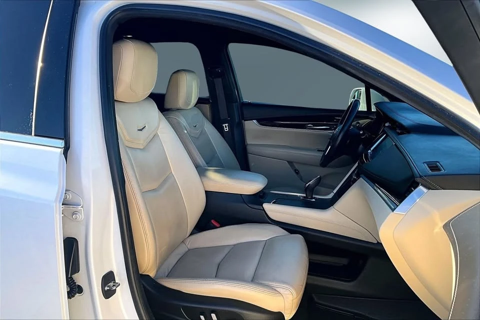 2017 Cadillac XT5 - Image 9 of 15
