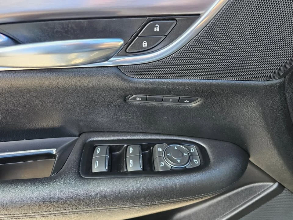 2017 Cadillac XT5 - Image 17 of 19