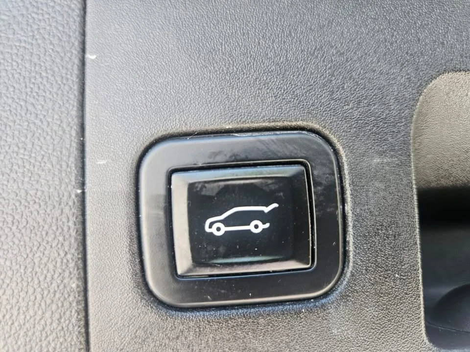 2017 Cadillac XT5 - Image 12 of 18