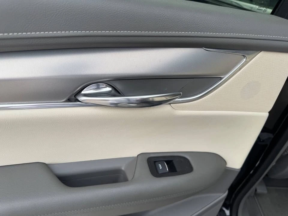 2017 Cadillac XT5 - Image 18 of 20