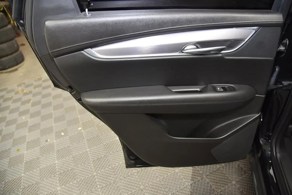 2017 Cadillac XT5 - Image 17 of 20
