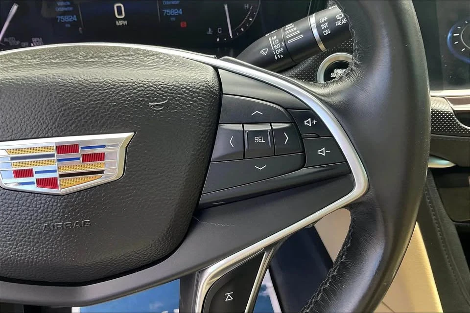 2017 Cadillac XT5 - Image 18 of 20