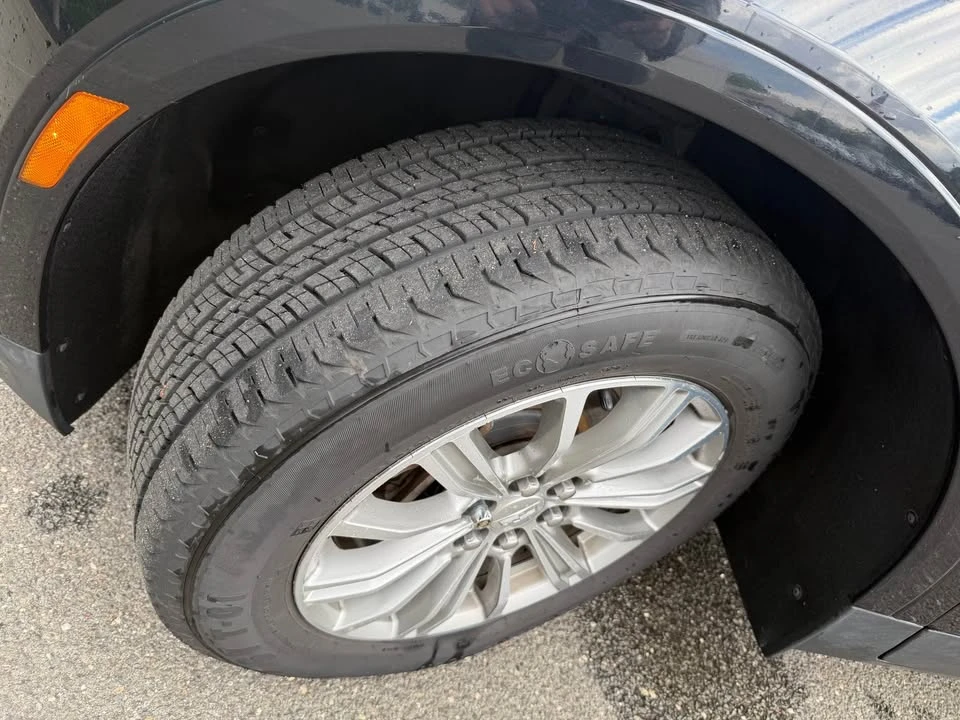 2017 Cadillac XT5 - Image 2 of 10