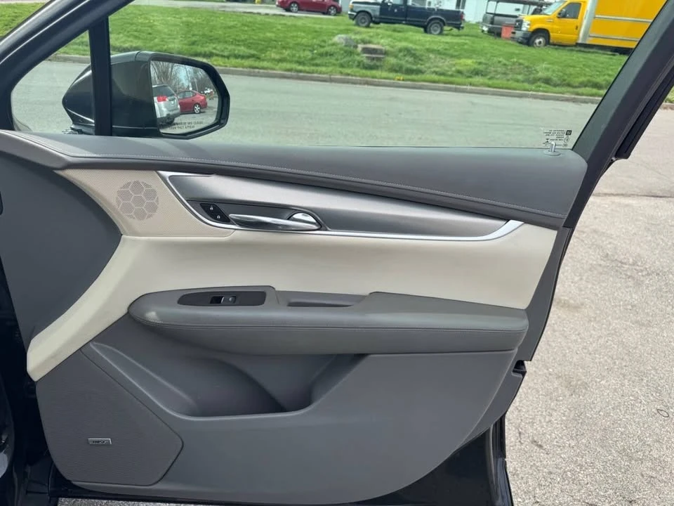 2017 Cadillac XT5 - Image 12 of 20